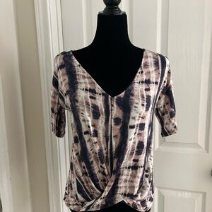 Tie-Dye V-Neck Twist Front Women’s Top - Blush & Navy